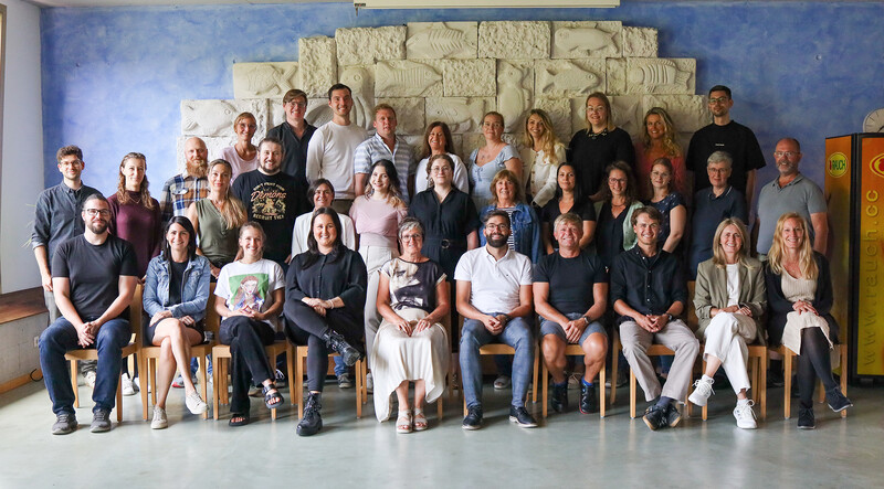 gruppenfoto v2 cut web